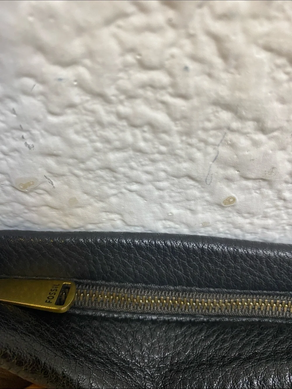 Fossil Black expandable crossbody Leather Messenger Bag with 10”x8”